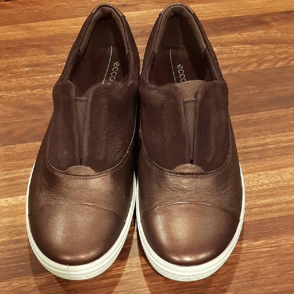 Ecco Soft 7 Womans Slip On Shoes Size 8